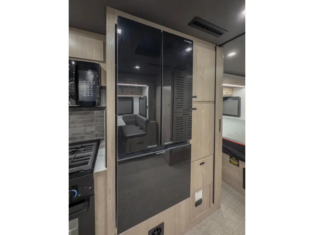 Grand Design Lineage Series F 31ZW 2026