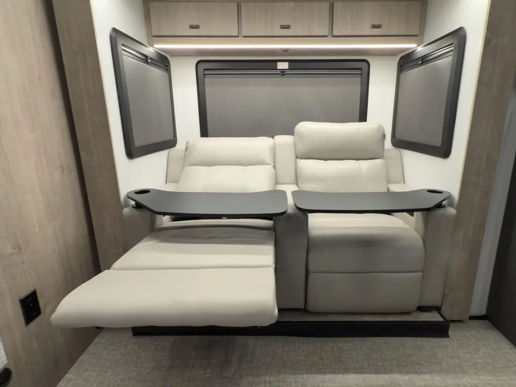 Grand Design Lineage Series M 25TK 2026