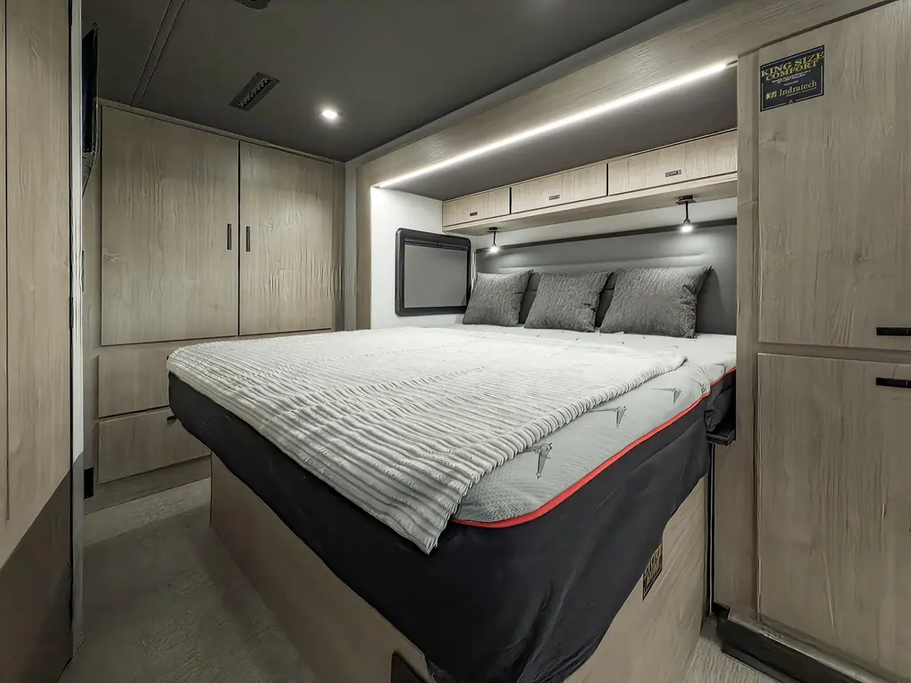 2026 Grand Design Lineage Series M 25FW