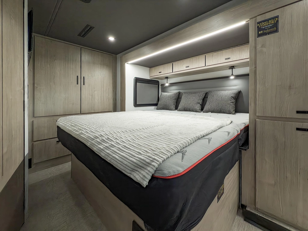 Grand Design Lineage Series M Lineage Series M 25FW 2026 alt