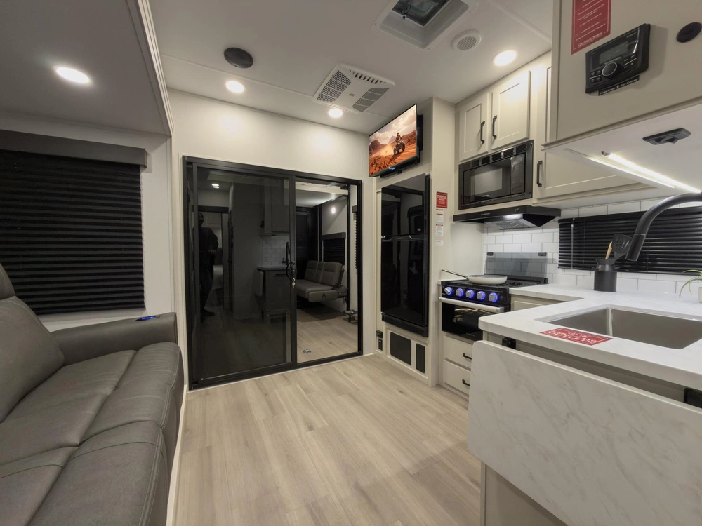 Grand Design Momentum G-Class TT Momentum G-Class TT 29GS 2026 alt