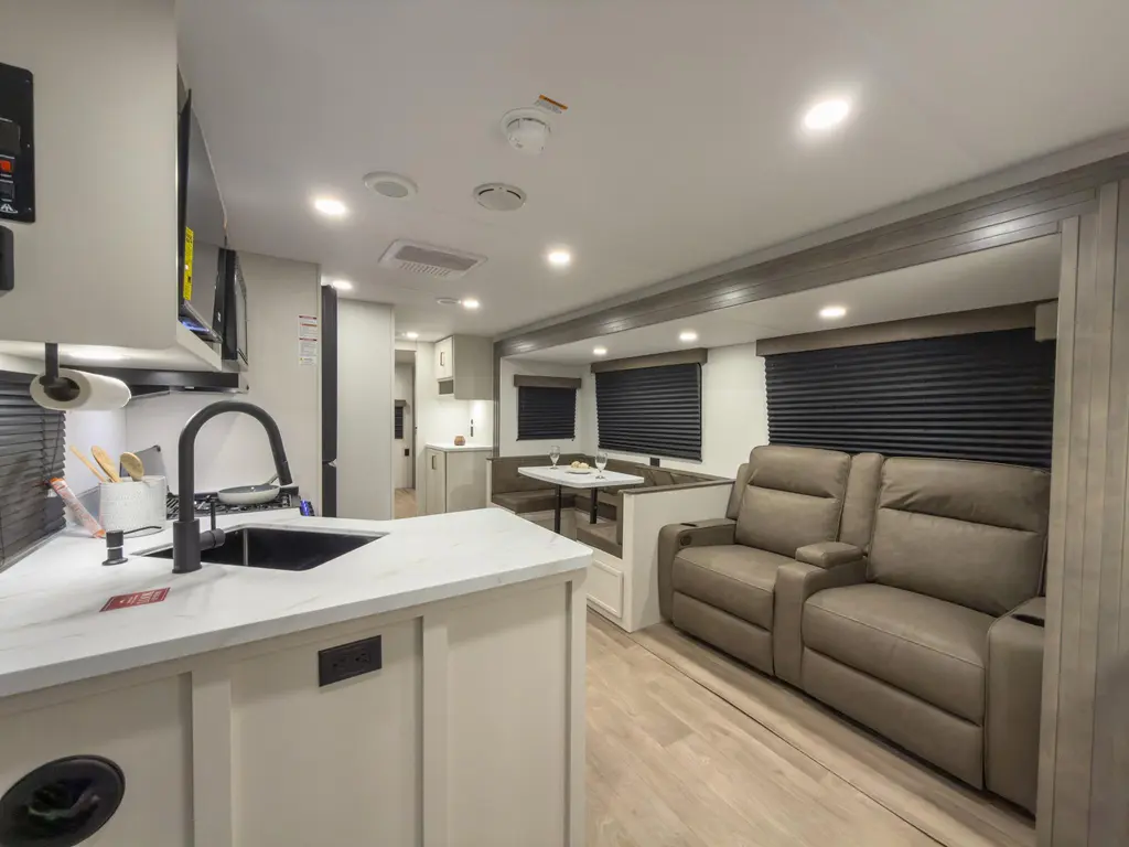 Grand Design Transcend 325BHT 2026