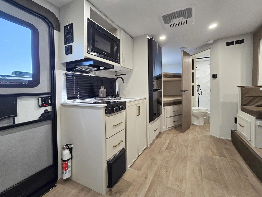 Grand Design Transcend One Transcend One 161BH 2026 alt