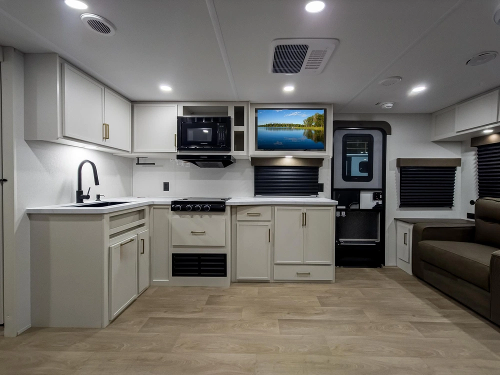 2026 Grand Design Transcend Transcend 245RLT alt