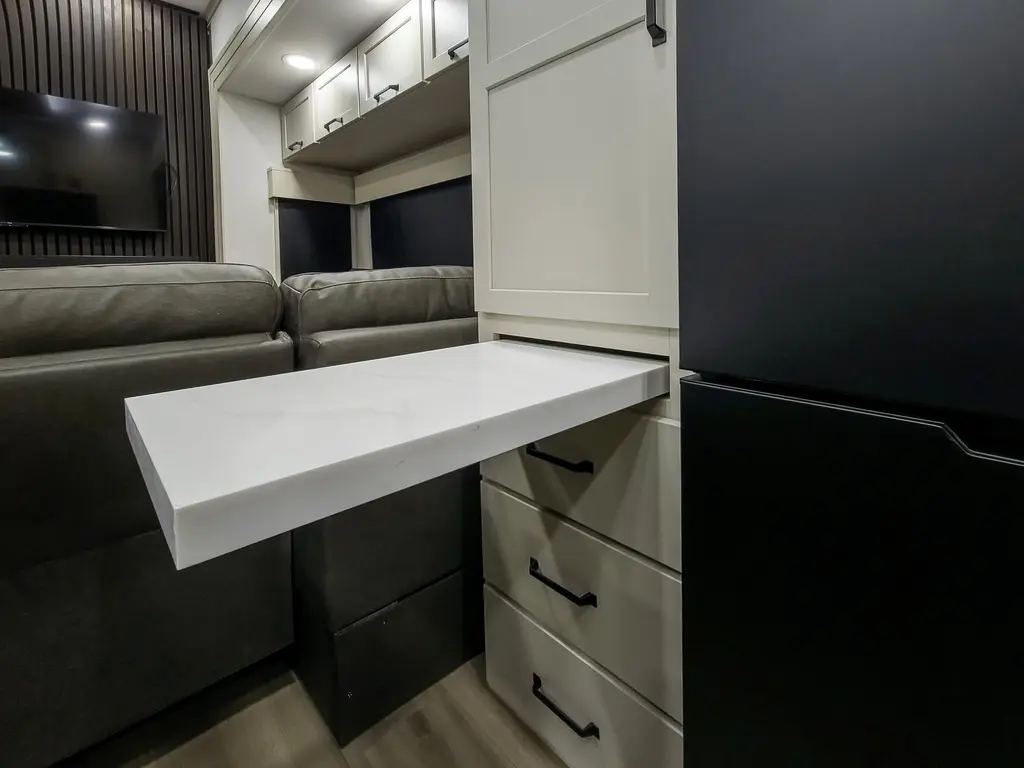 Grand Design Momentum 396DB 2026