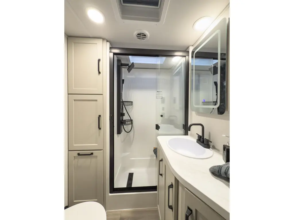 Grand Design Momentum 399M 2026