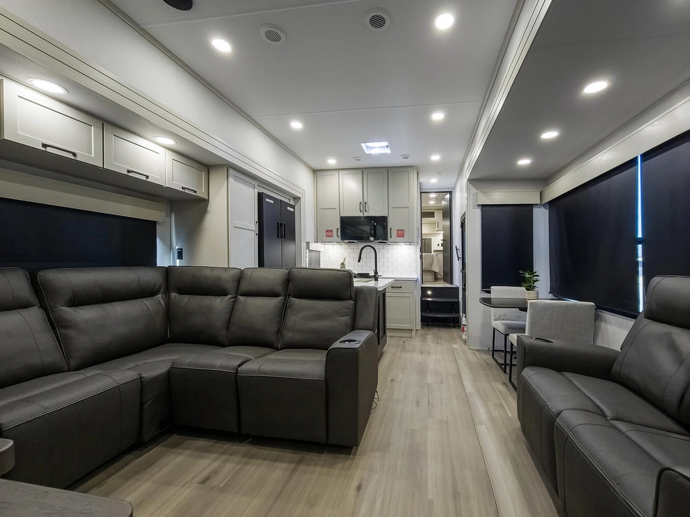 Grand Design Momentum G-Class FW Momentum G-Class FW 394G 2026 alt