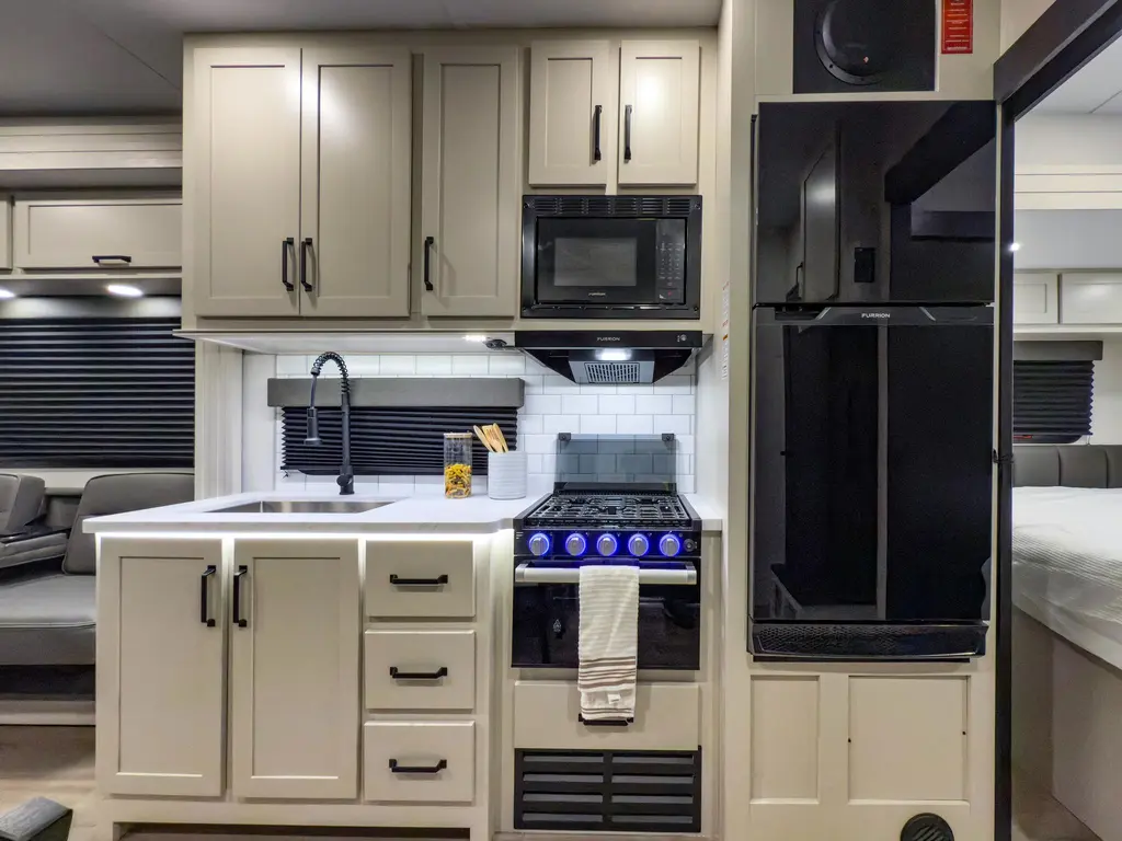 Grand Design Momentum G-Class TT 30G 2026