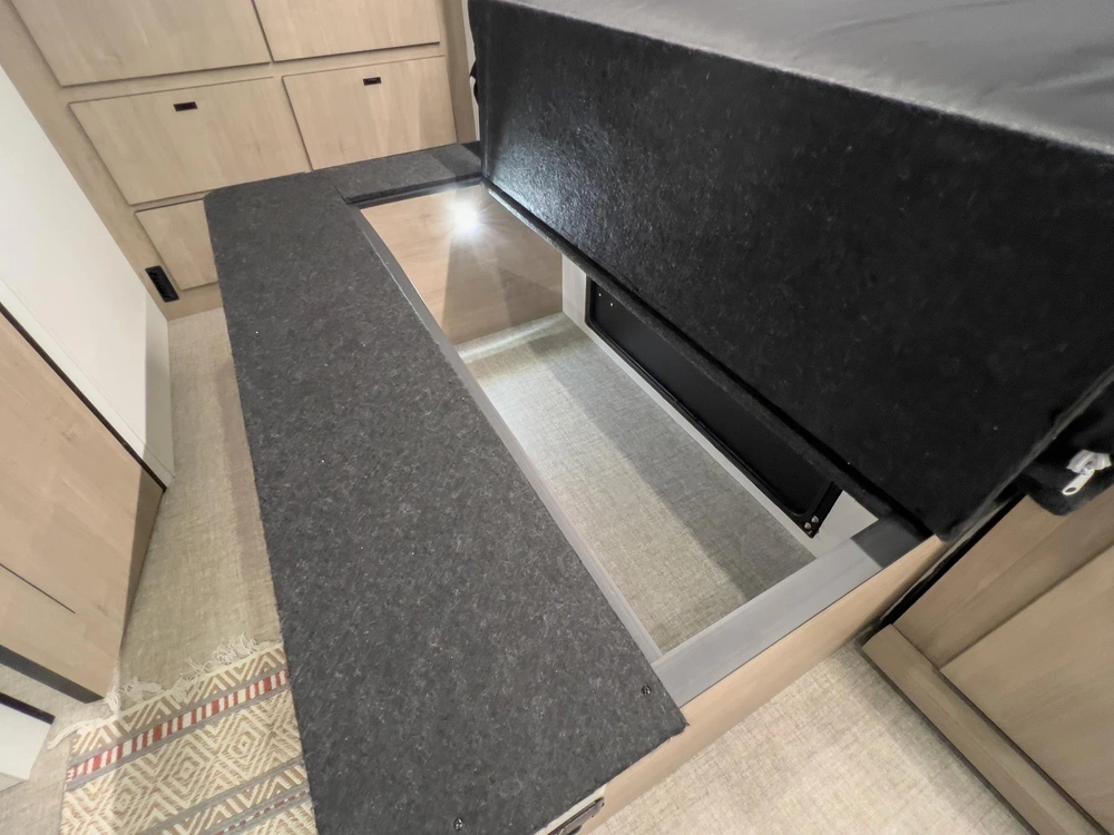2026 Grand Design Lineage Series M Lineage Series M 25FW alt
