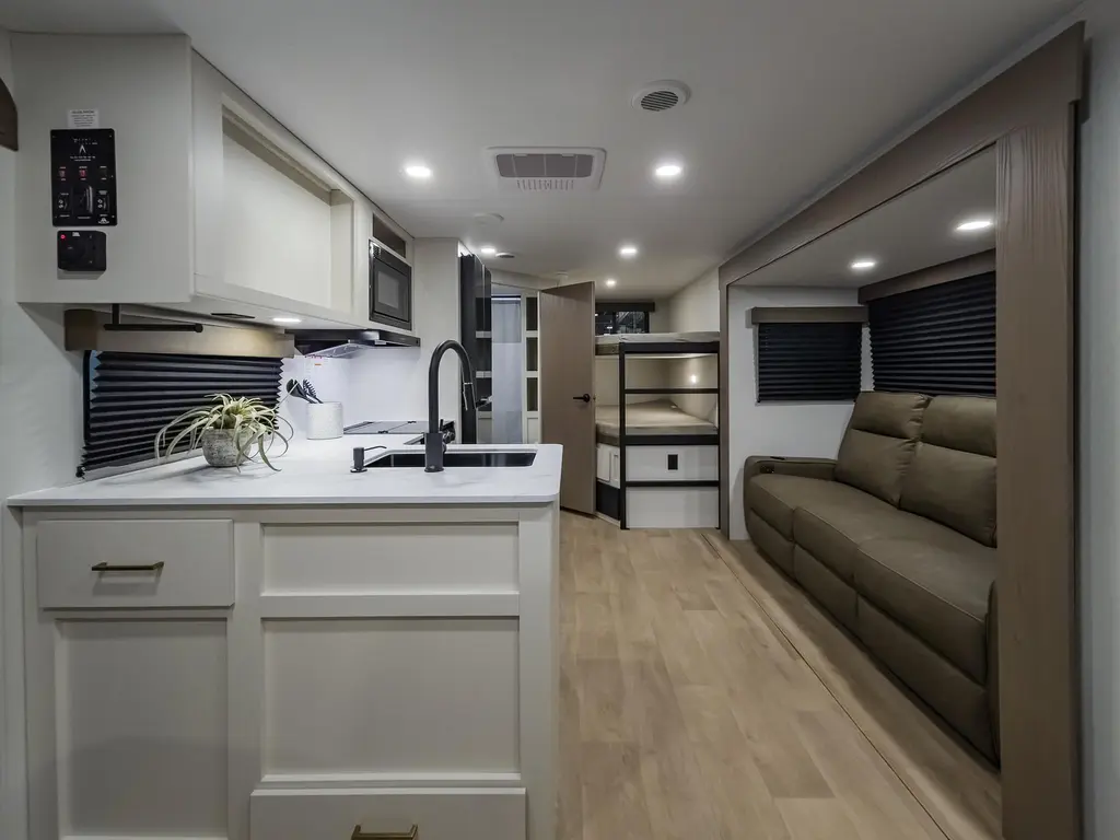 2026 Grand Design Transcend XPLOR 23BHX