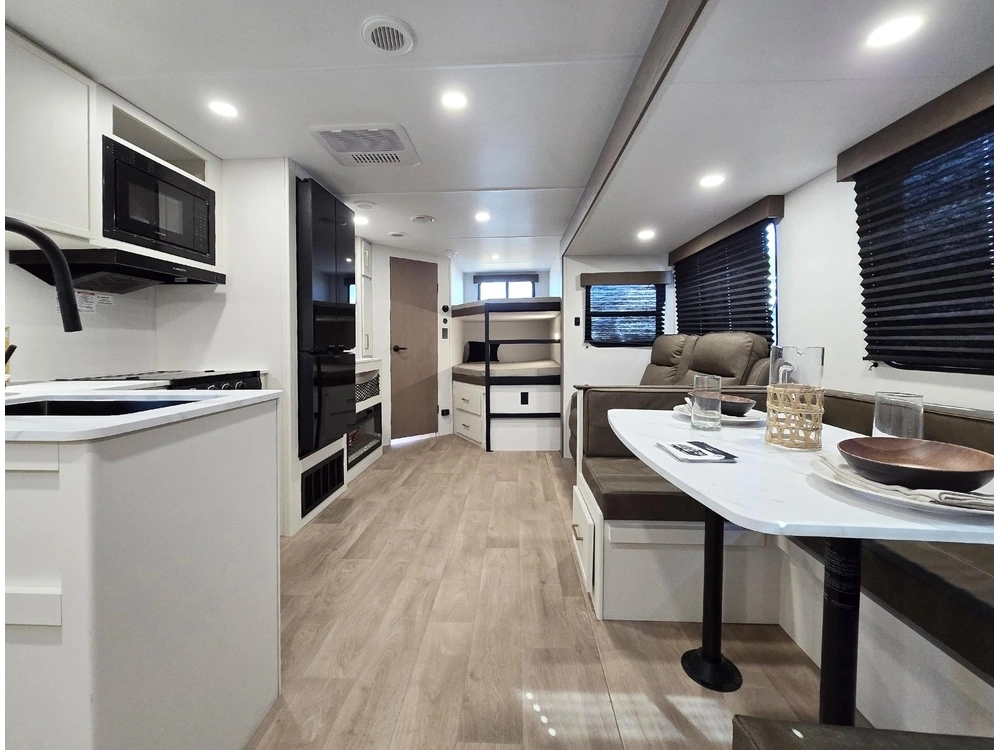 Grand Design Transcend XPLOR Transcend XPLOR 27DBX 2026 alt