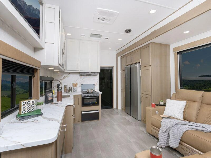 Keystone RV Fuzion Fuzion 373 2026 alt