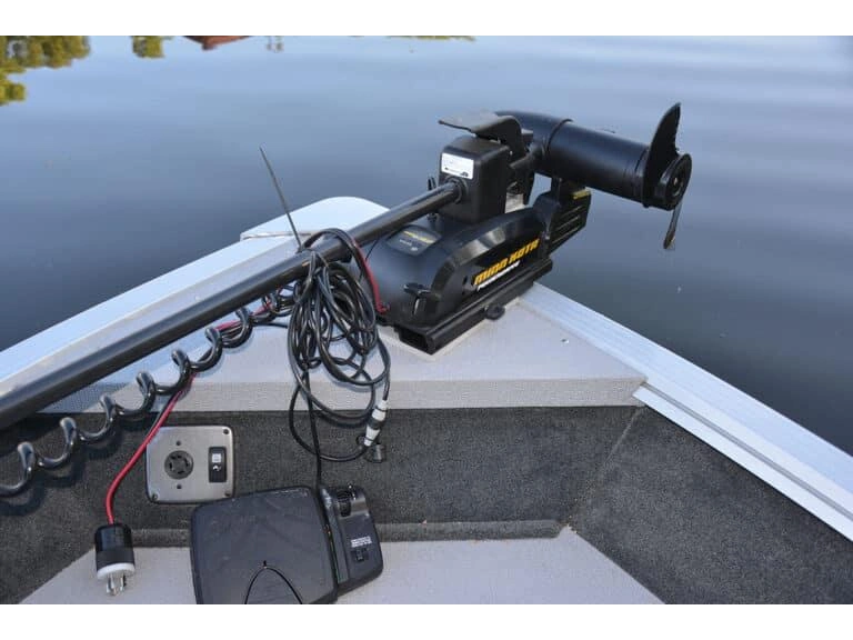 2026 Smoker-Craft Ultima 172 alt