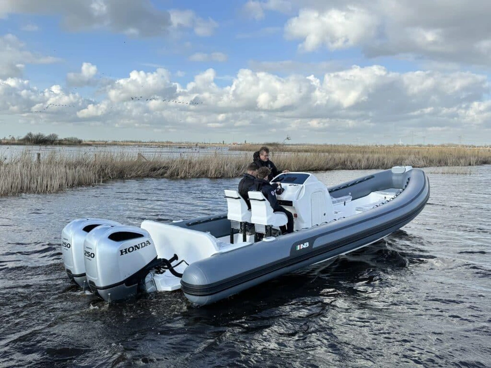 2026 AB Inflatables Oceanus 28 VST alt