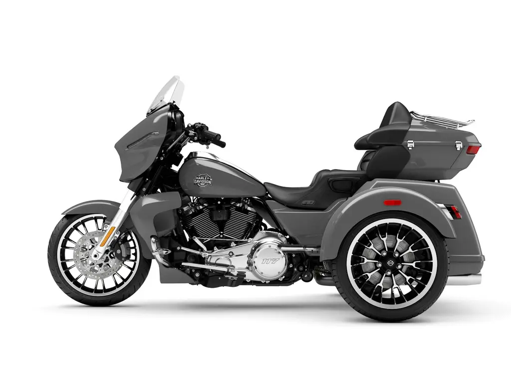 2026 Harley-Davidson Street Glide® 3 Limited Dark Billiard Gray (Chrome Trim)