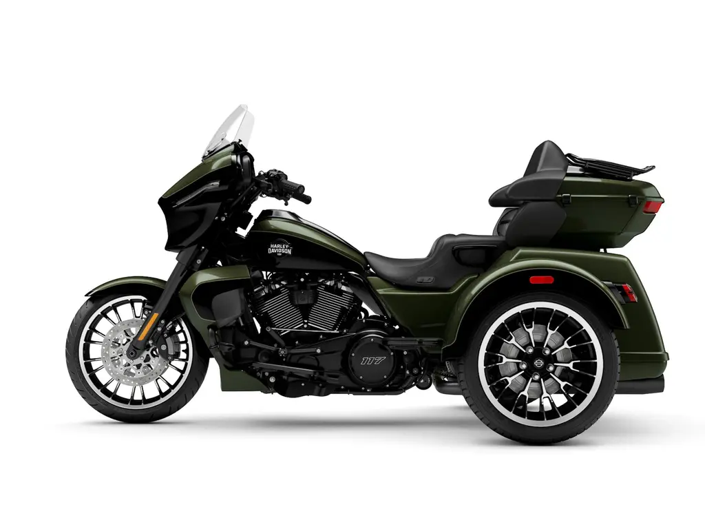 Harley-Davidson Street Glide® 3 Limited Olive Steel Metallic/Vivid Black (Black Trim) 2026