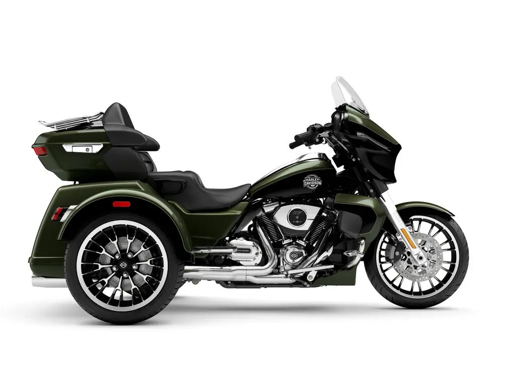 2026 Harley-Davidson Street Glide® 3 Limited Olive Steel Metallic/Vivid Black (Chrome Trim)