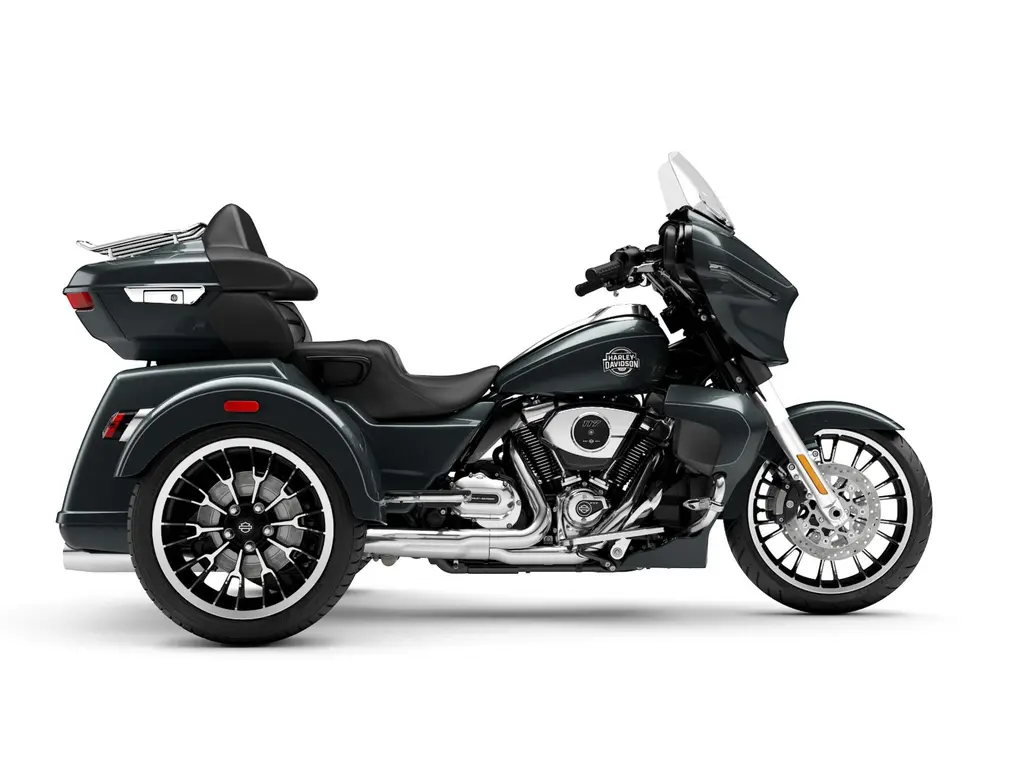 Harley-Davidson Street Glide® 3 Limited Iron Horse Metallic (Chrome Trim) 2026