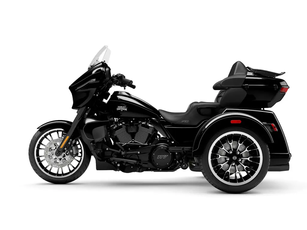 2026 Harley-Davidson Street Glide® 3 Limited Vivid Black (Black Trim)