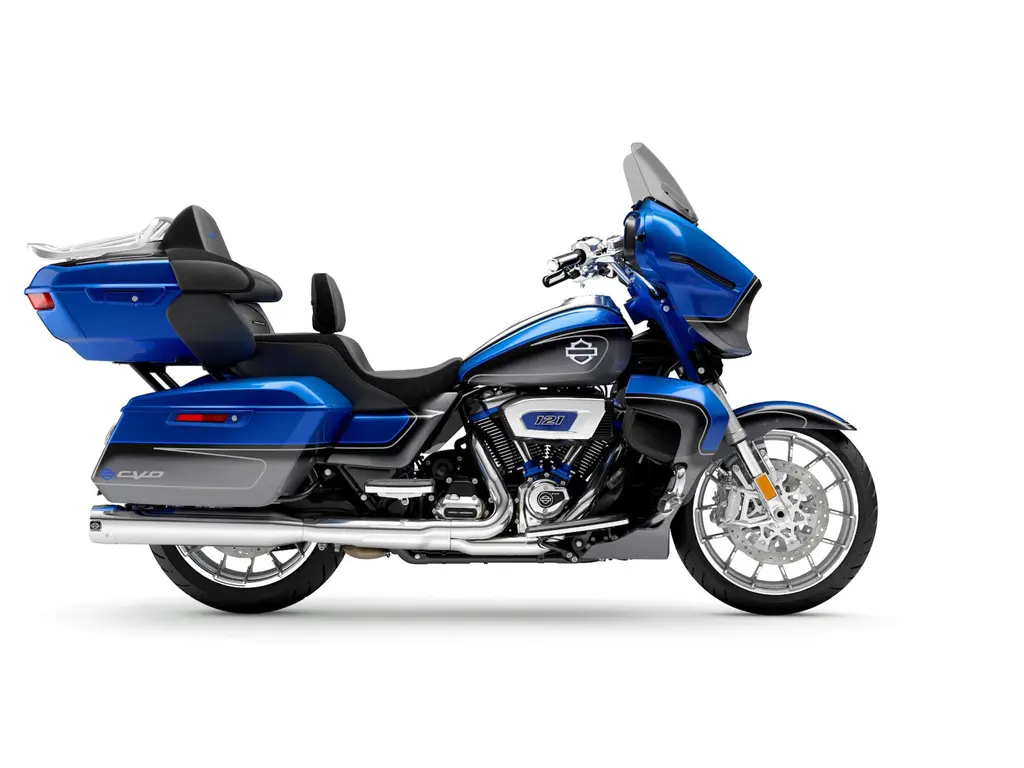 Harley-Davidson CVO™ Street Glide® Limited Electric Coast CVO Two-Tone 2026