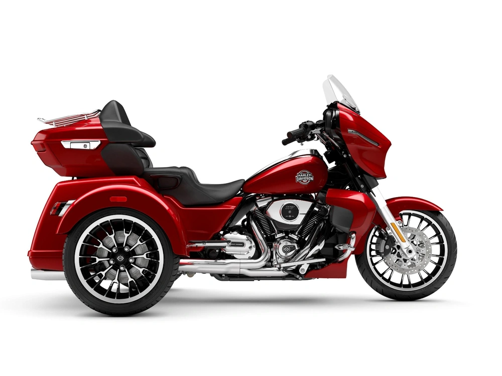 Harley-Davidson Street Glide® 3 Limited Street Glide® 3 Limited Brilliant Red (Chrome Trim) 2026 alt