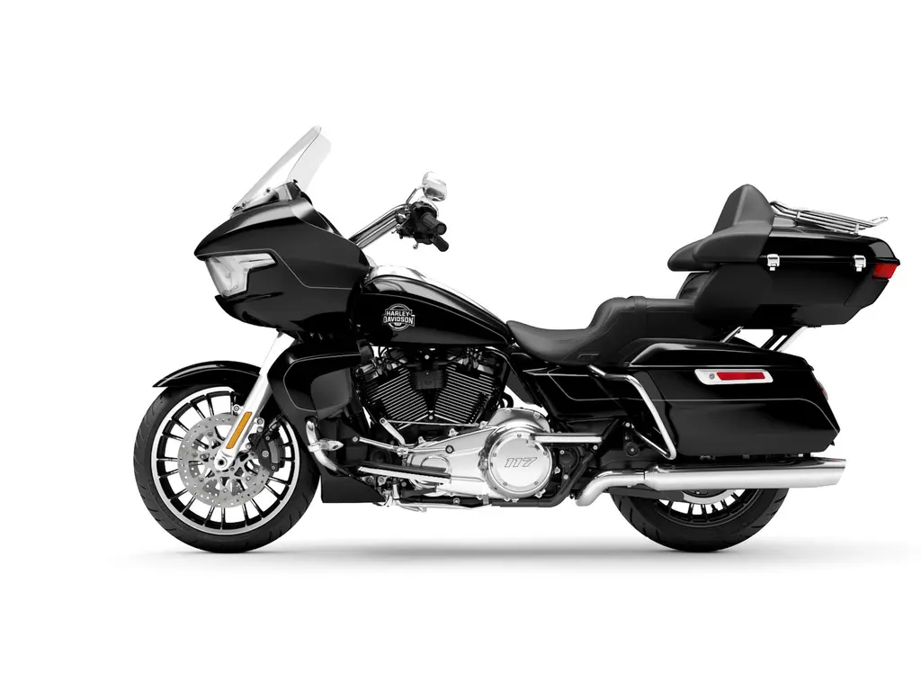 2026 Harley-Davidson Road Glide® Limited Vivid Black (Chrome Trim)