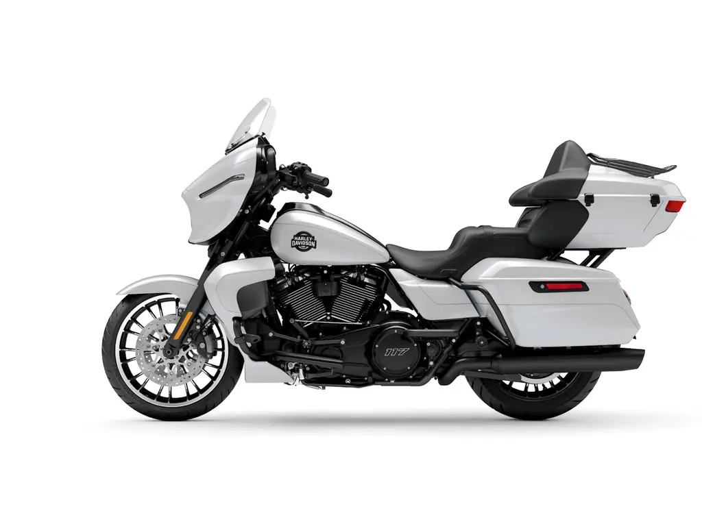 2026 Harley-Davidson Street Glide® Limited White Onyx Pearl (Black Trim)
