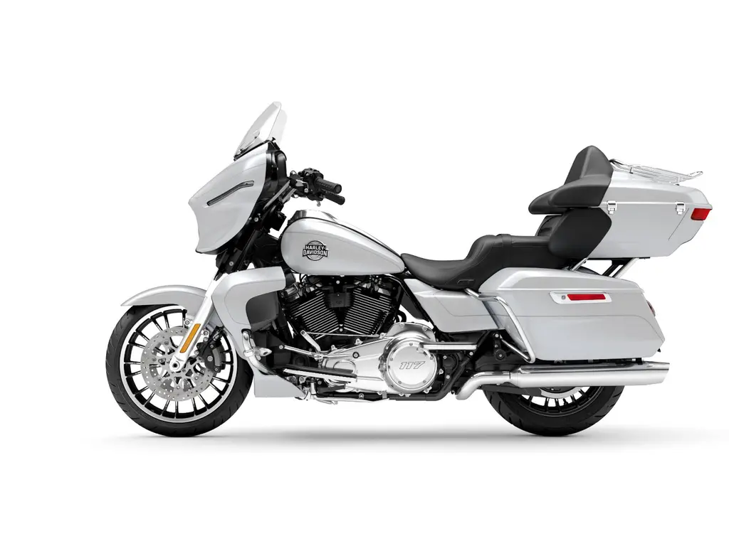 Harley-Davidson Street Glide® Limited White Onyx Pearl (Chrome Trim) 2026