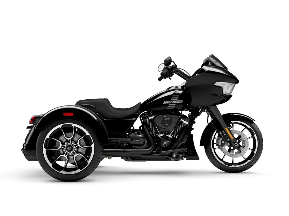 2026 Harley-Davidson Road Glide® 3 Road Glide® 3 Vivid Black alt