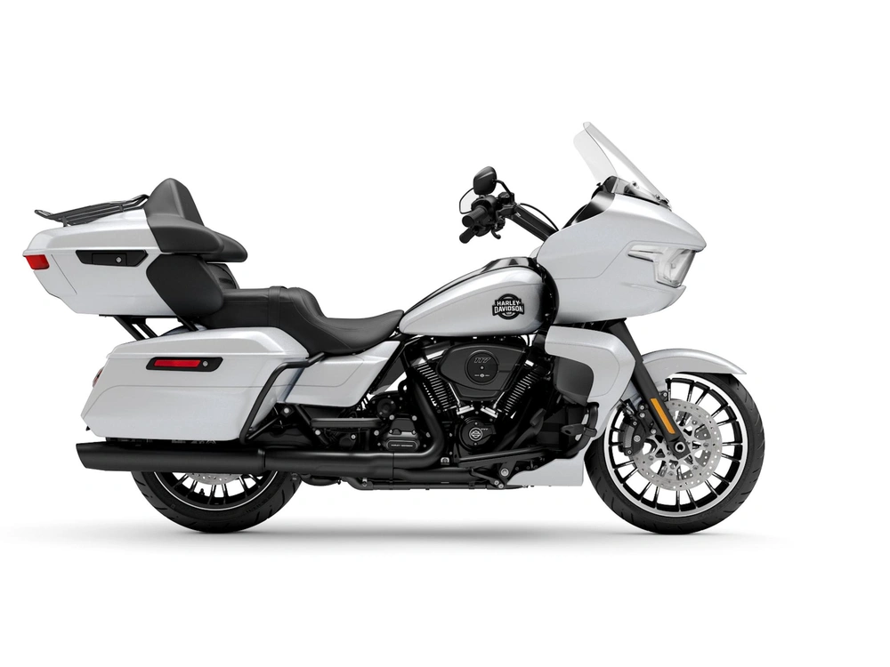 Harley-Davidson Road Glide® Limited Road Glide® Limited White Onyx Pearl (Black Trim) 2026 alt