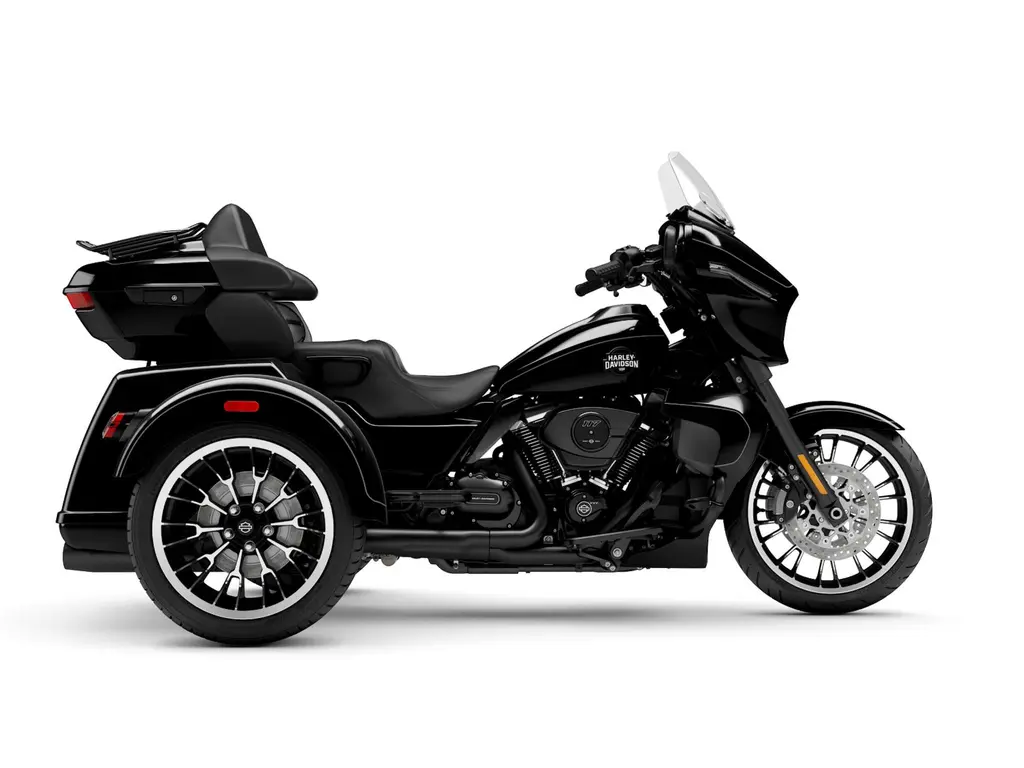2026 Harley-Davidson Street Glide® 3 Limited Vivid Black (Black Trim)