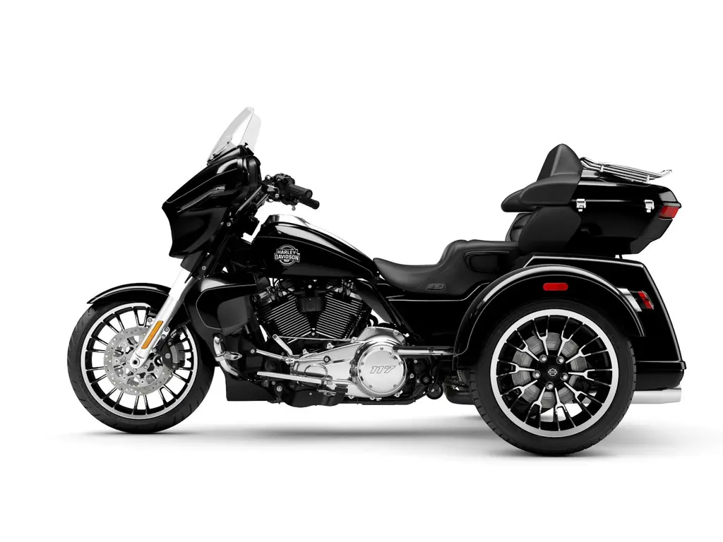 2026 Harley-Davidson Street Glide® 3 Limited Vivid Black (Chrome Trim)
