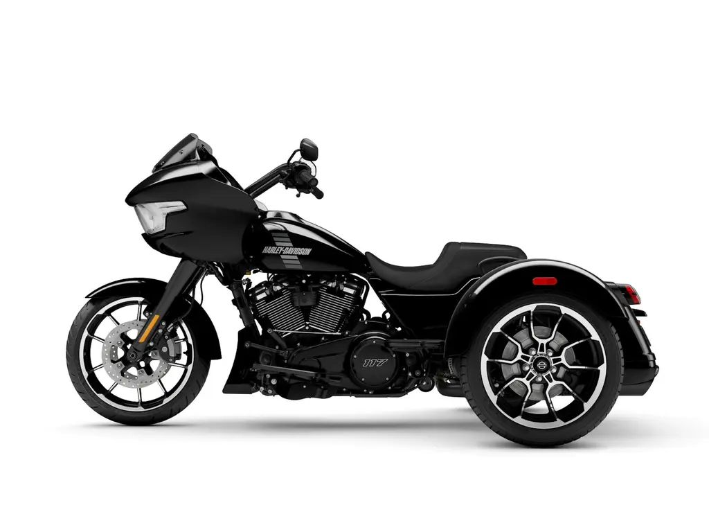 2026 Harley-Davidson Road Glide® 3 Vivid Black