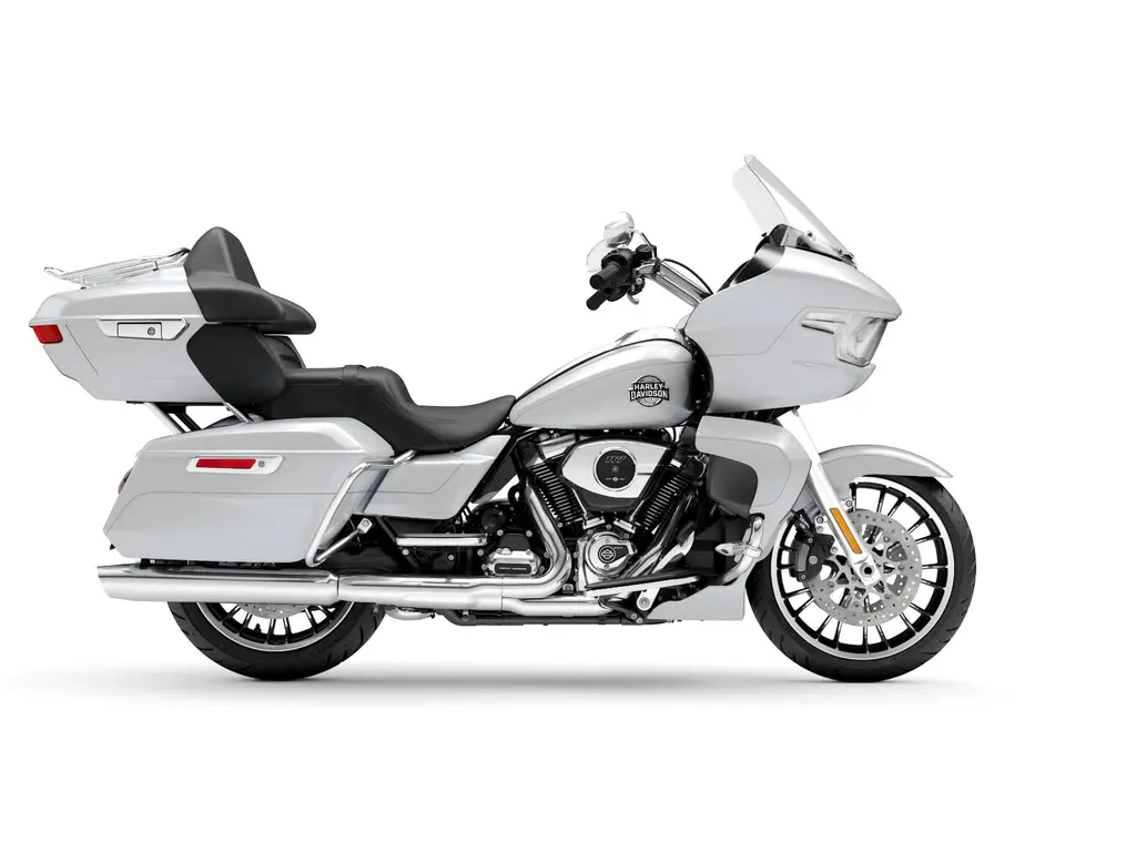 Harley-Davidson Road Glide® Limited White Onyx Pearl (Chrome Trim) 2026