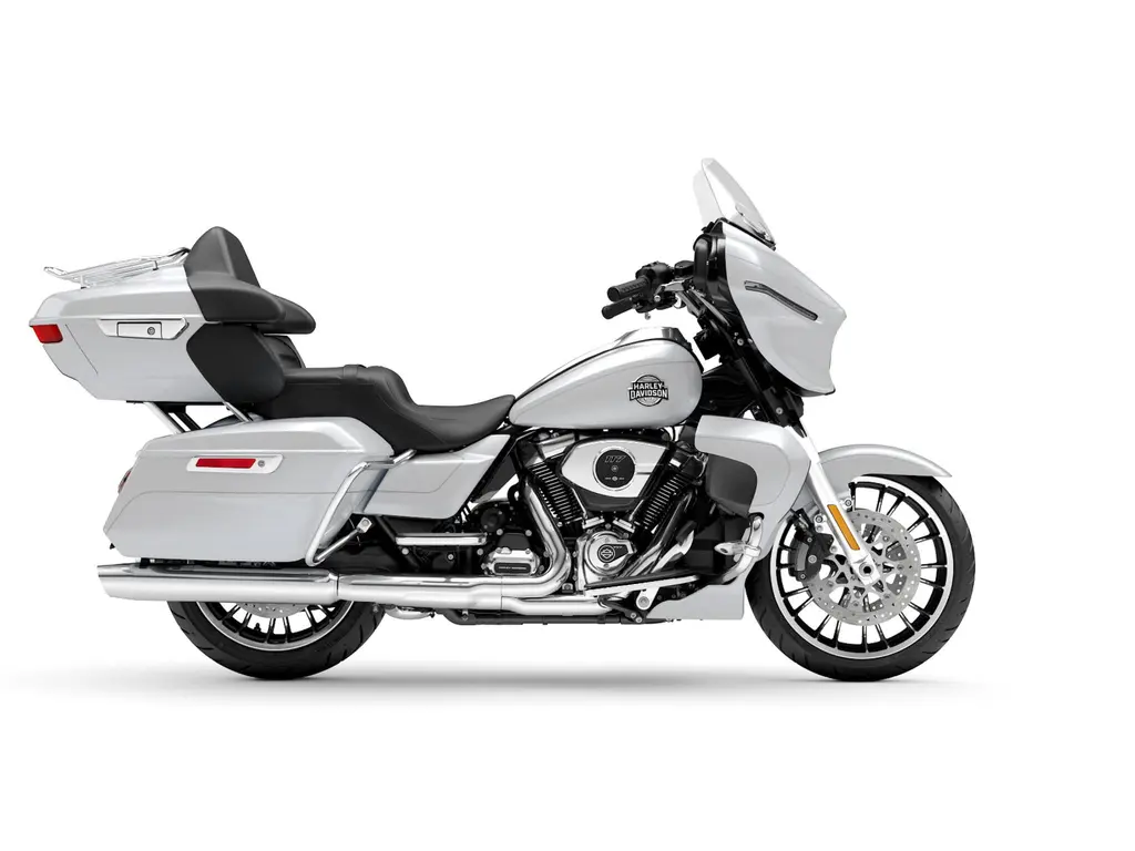 2026 Harley-Davidson Street Glide® Limited White Onyx Pearl (Chrome Trim)