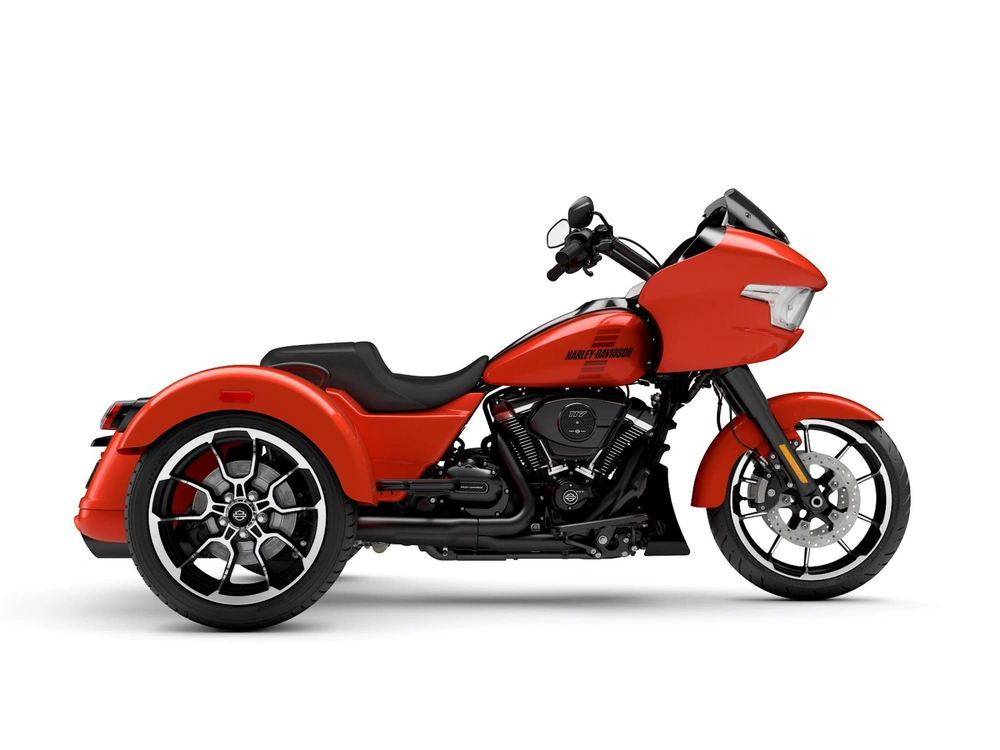 2026 Harley-Davidson Road Glide® 3 Road Glide® 3 Blood Orange alt