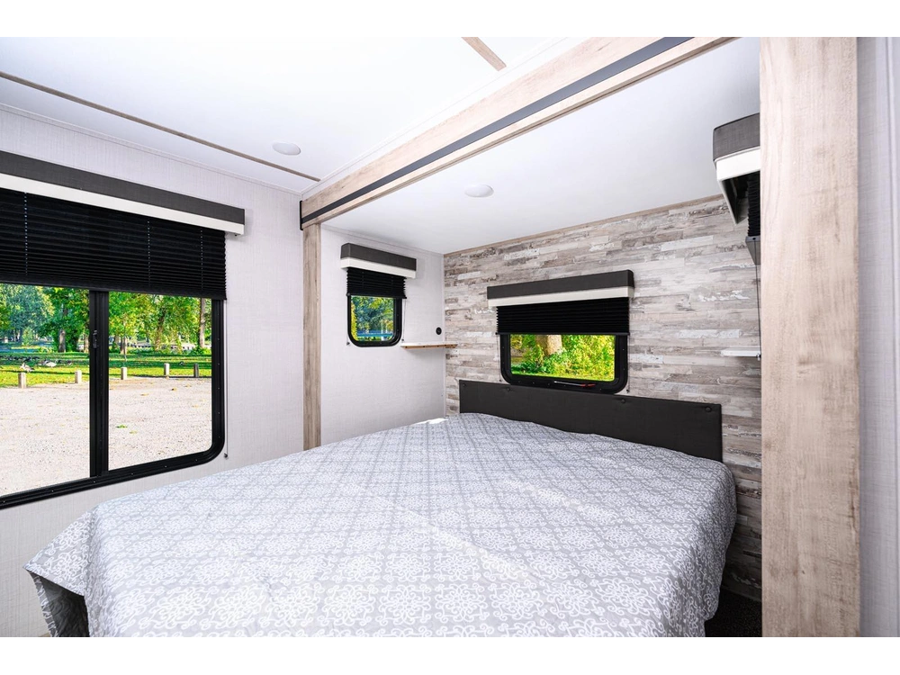 Gulf Stream Innsbruck Lodge Series Innsbruck Lodge Series 33DBDB 2026 alt