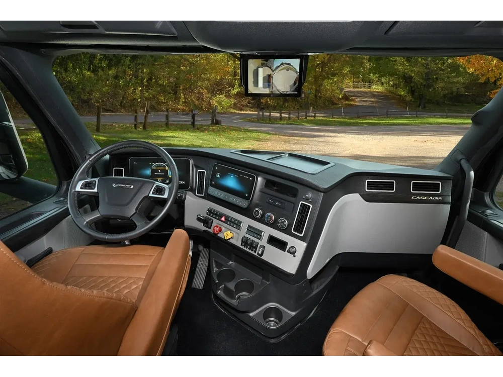 2026 Dynamax Grand Sport Grand Sport 45CB alt