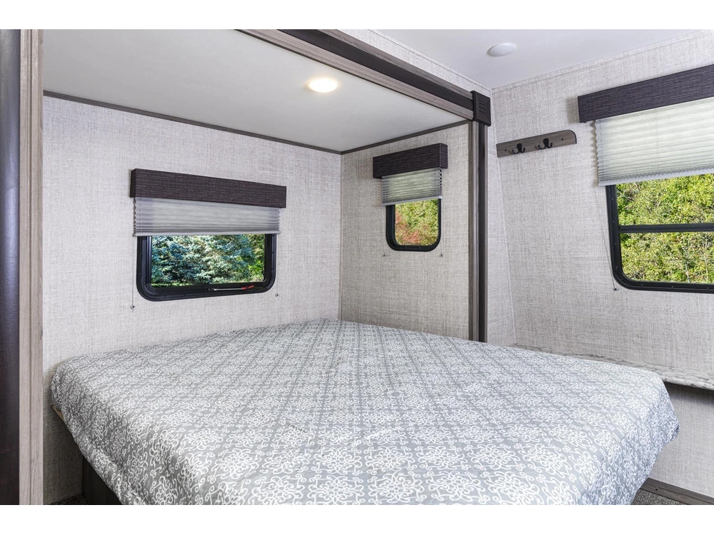 Gulf Stream Conquest Lodge Series Conquest Lodge Series 33DBDB 2026 alt