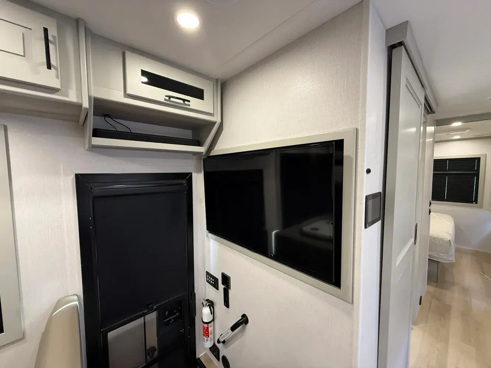 2026 Dynamax DynaQuest XL DynaQuest XL 3200KD alt