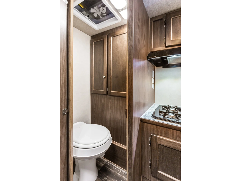 Westland Travelaire Travelaire 7.6 Mid-Size 2026 alt