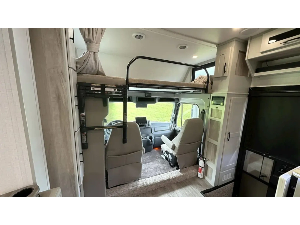 2026 Dynamax Europa Europa 31SS alt