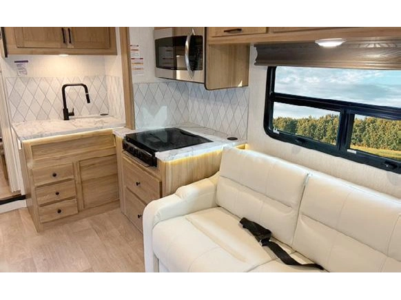 2026 Nexus RV Phantom Phantom 32P alt