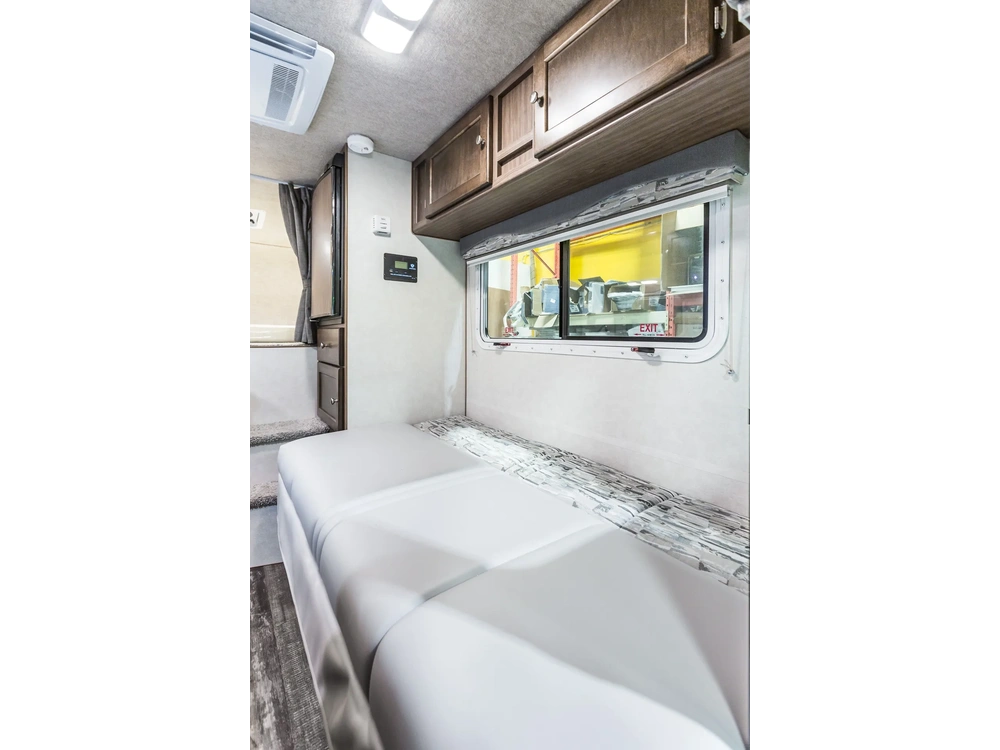 2026 Westland Travelaire Travelaire 7.6 Mid-Size alt