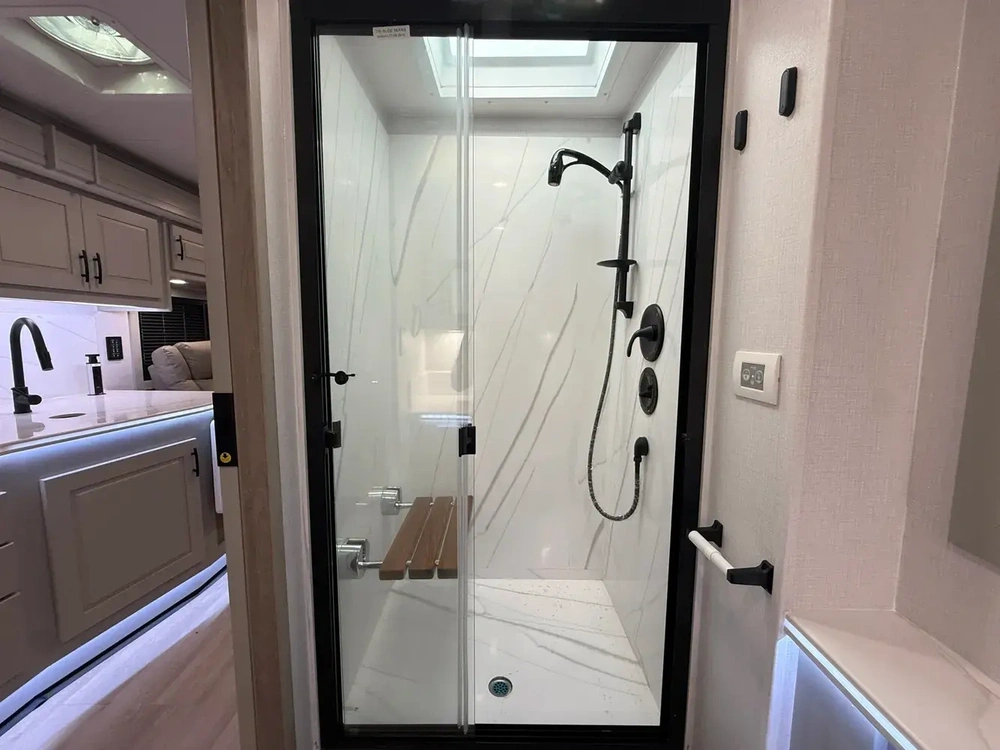 2026 Dynamax DynaQuest XL DynaQuest XL 3200KD alt