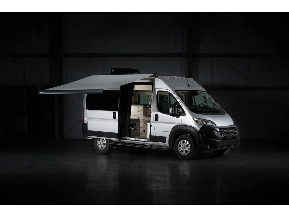 Entegra Coach ARC ARC 18C 2026 alt