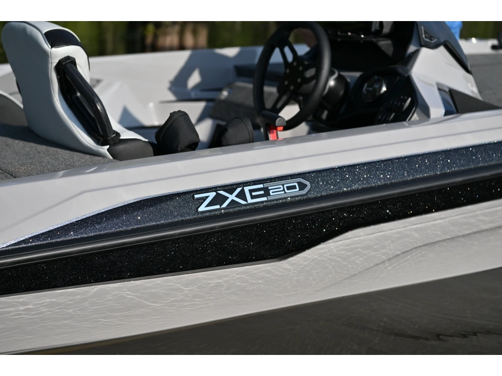 2027 Skeeter ZXE ZXE20 alt