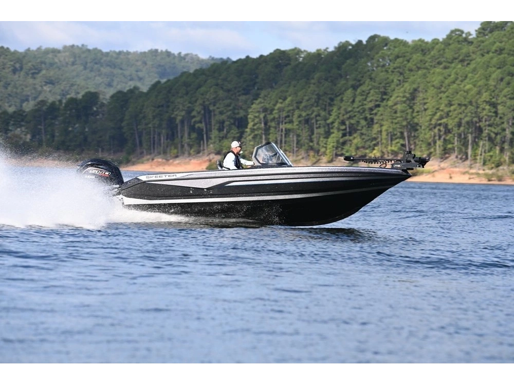 2027 Skeeter WXR WXR1910F alt
