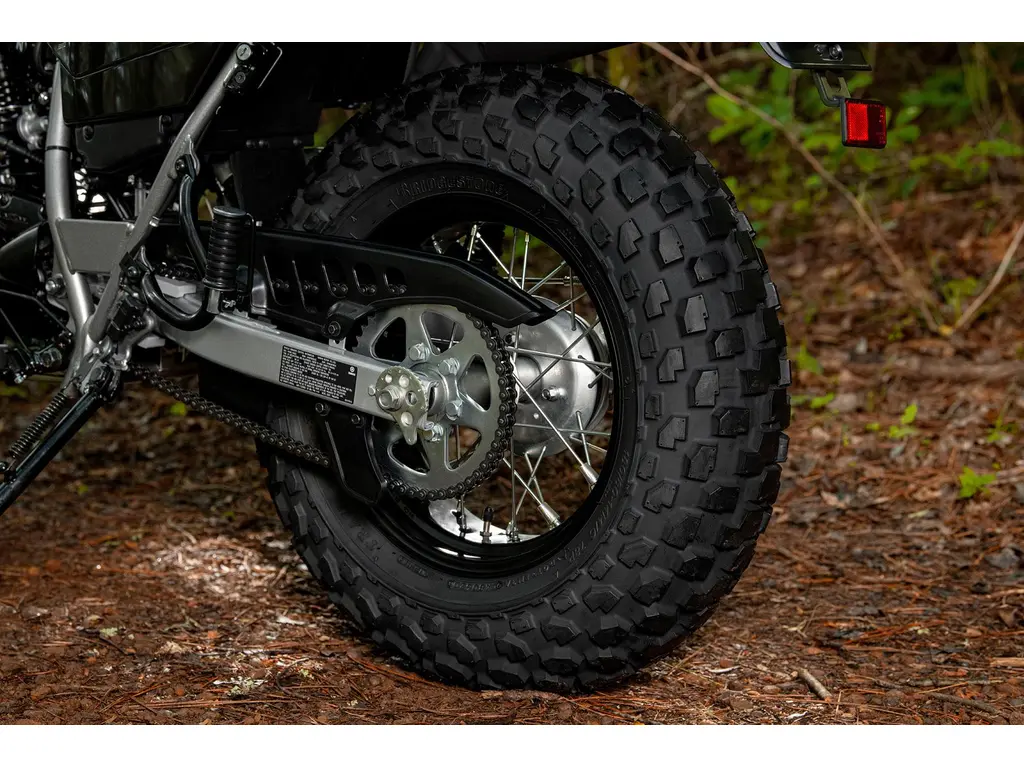 Yamaha TW200 Gris Radical 2027