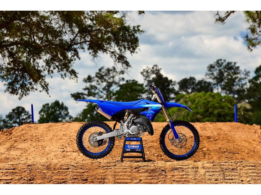 Yamaha YZ125 YZ125 Motif Monster Energy Yamaha Racing 2027 alt